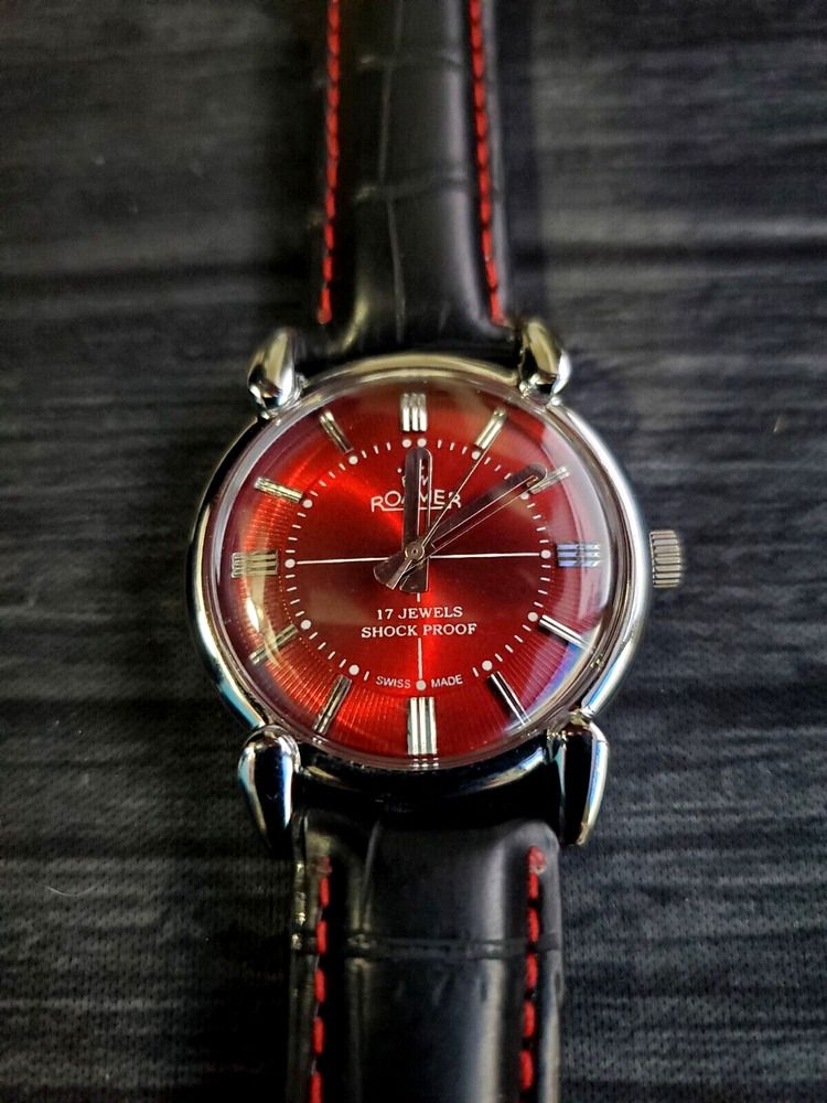 Montre cadran rouge homme