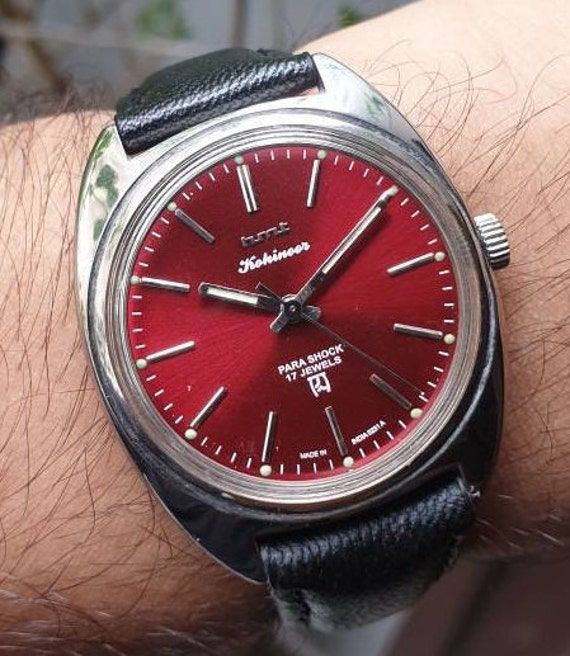 Montre cadran rouge homme