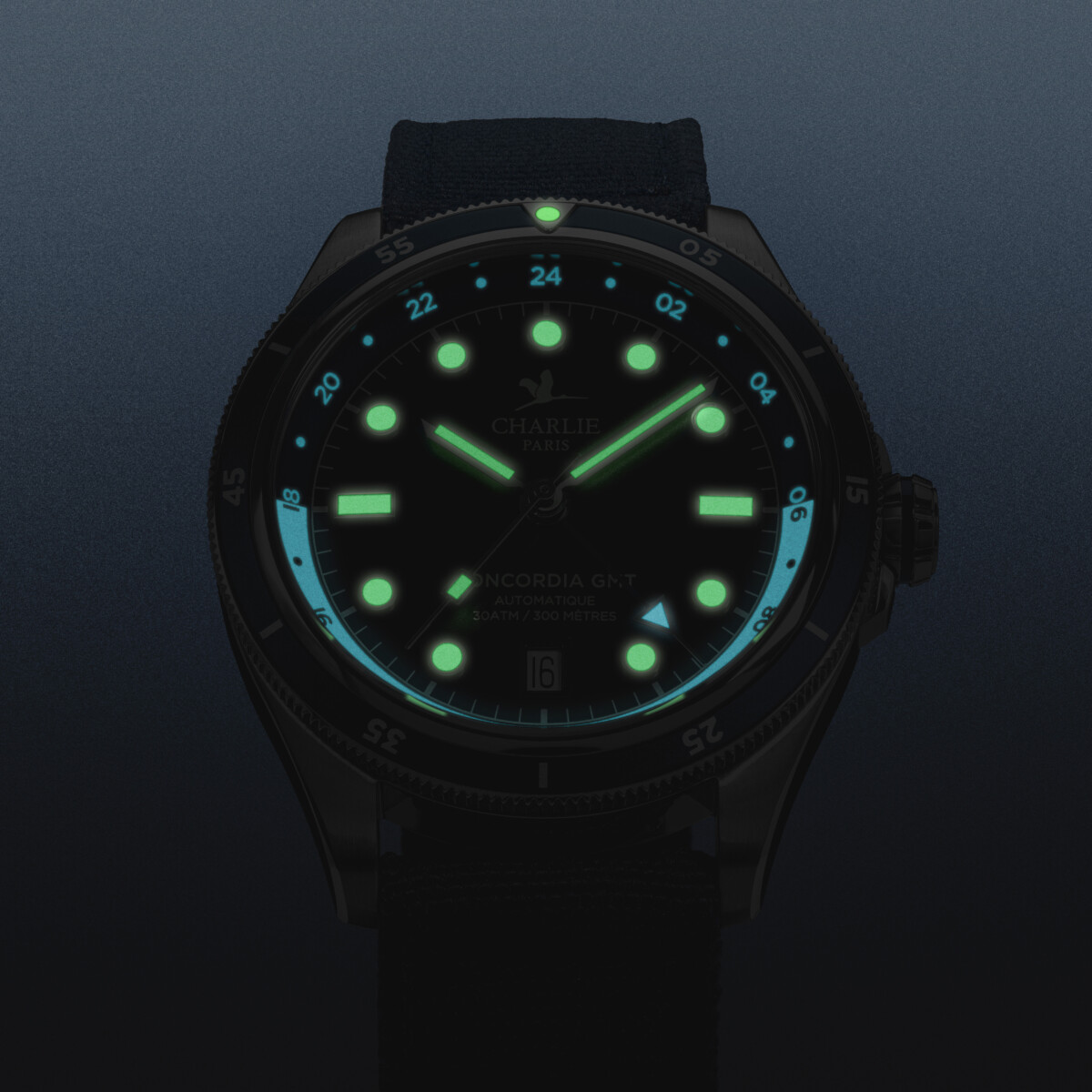 Super-LumiNova