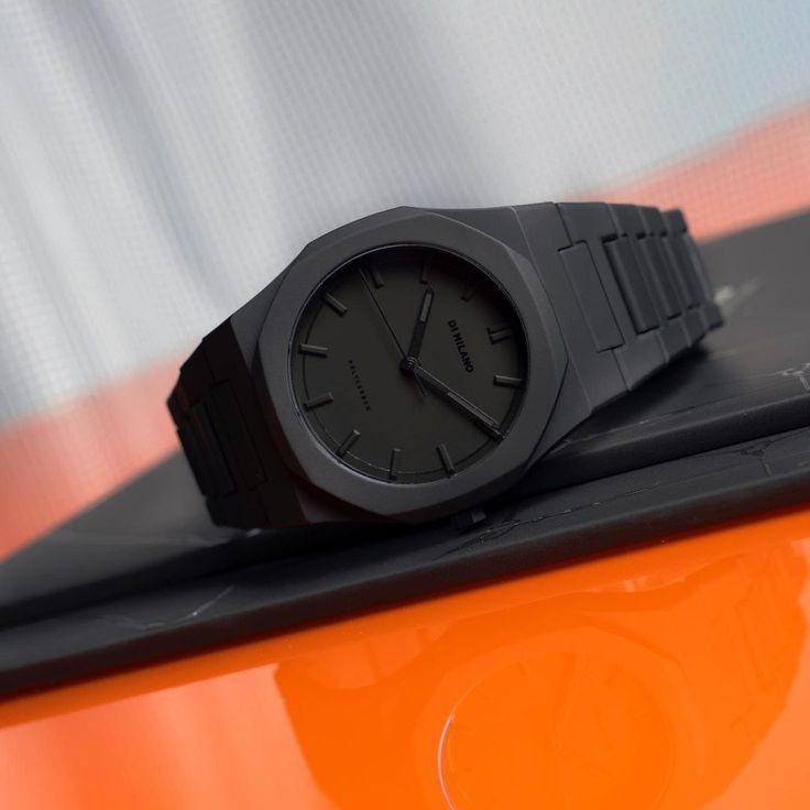 montre full black