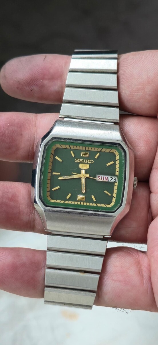 montre carrée homme