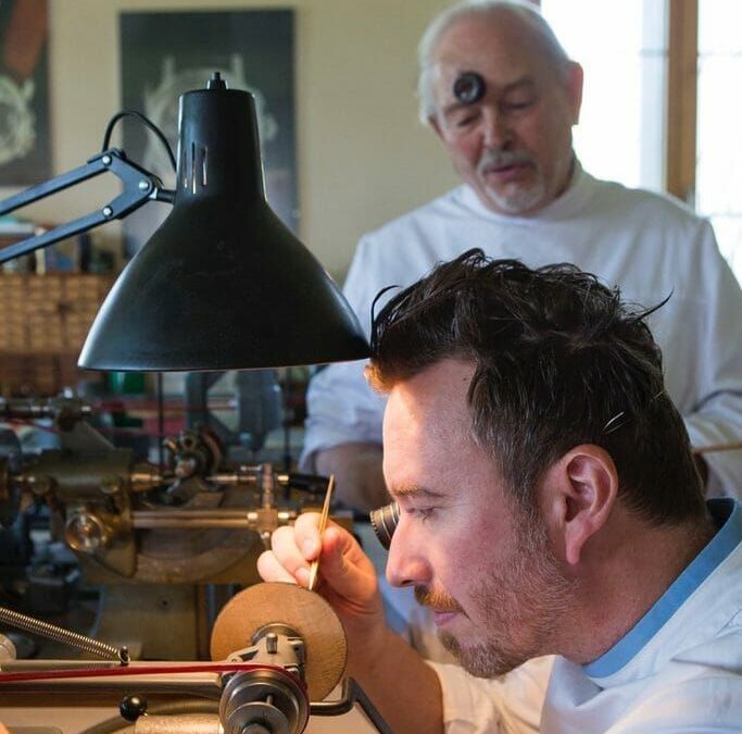 Comment choisir un réparateur de montre fiable et compétent